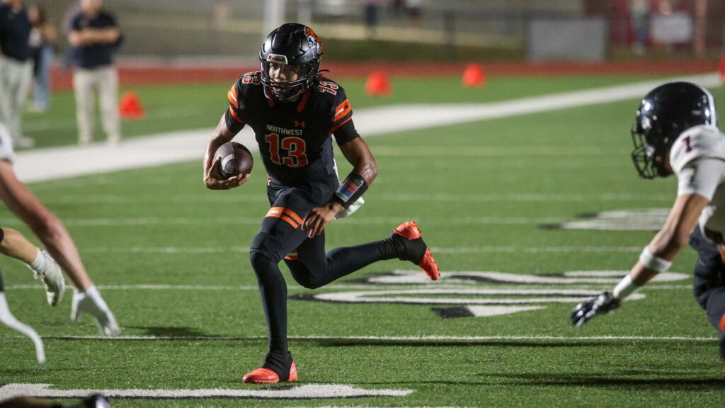 Lawrence High vs. Shawnee Mission Northwest, Week 6 football-24